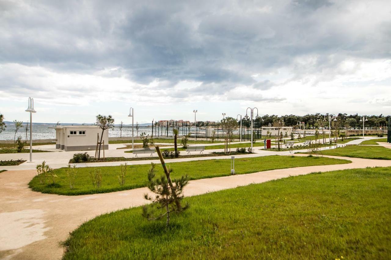 Apartments Essentia Подстрана Екстер'єр фото